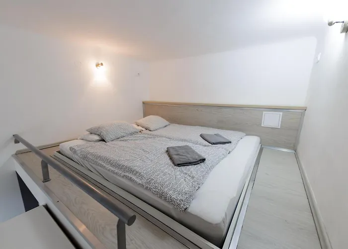 Prime Location Stylish Flats Lägenhet
