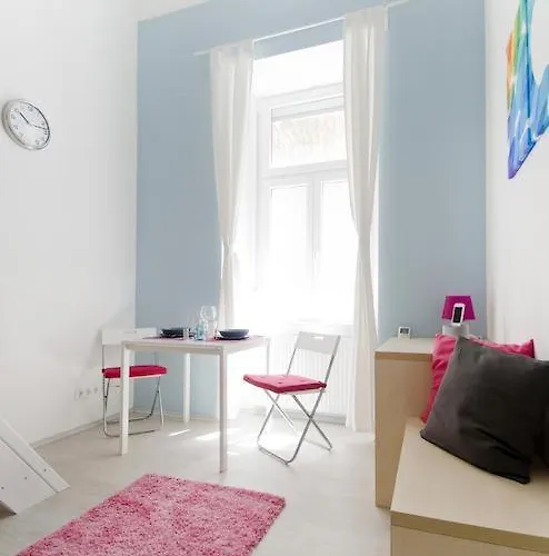 Prime Location Stylish Flats Apartament