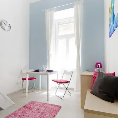 Prime Location Stylish Flats Lejlighed